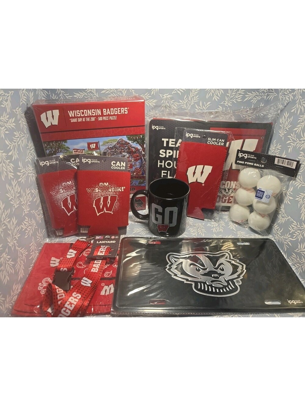 Group New Wisconsin Badgers Items Flag Mug Puzzle Can Koozie & More